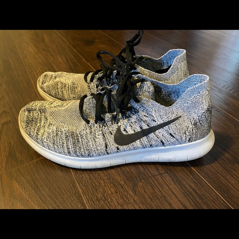Men’s Nike Flyknit running Shoes 10.5